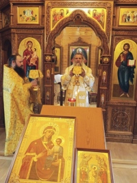 Митрополит Артемий совершил Божественную литургию в праздник Иверской иконы Божией Матери