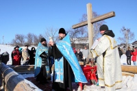 В основание строящегося храма села Маяк поместили святыни с разных уголков света